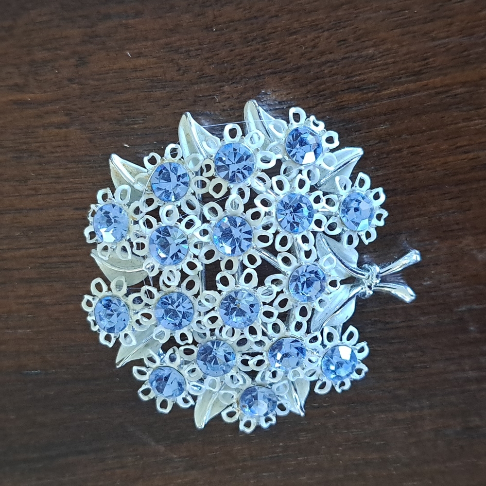 LISNER Exquisite  Brooch 2"